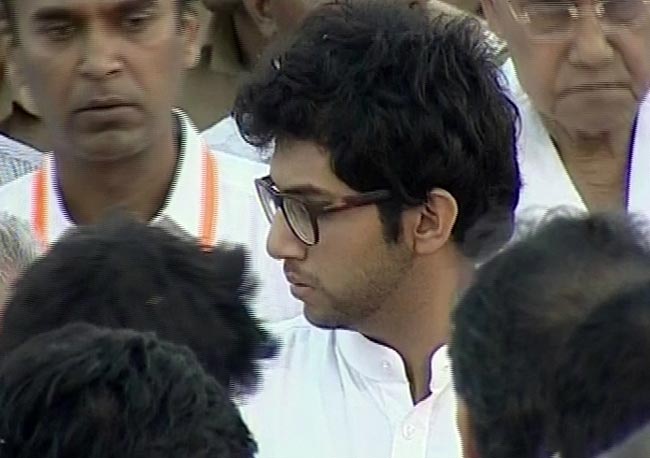 पंचतत्व में विलीन हुए बालासाहेब ठाकरे  | अंतिम यात्रा