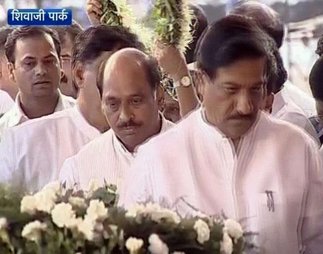 पंचतत्व में विलीन हुए बालासाहेब ठाकरे  | अंतिम यात्रा