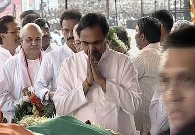 पंचतत्व में विलीन हुए बालासाहेब ठाकरे  | अंतिम यात्रा