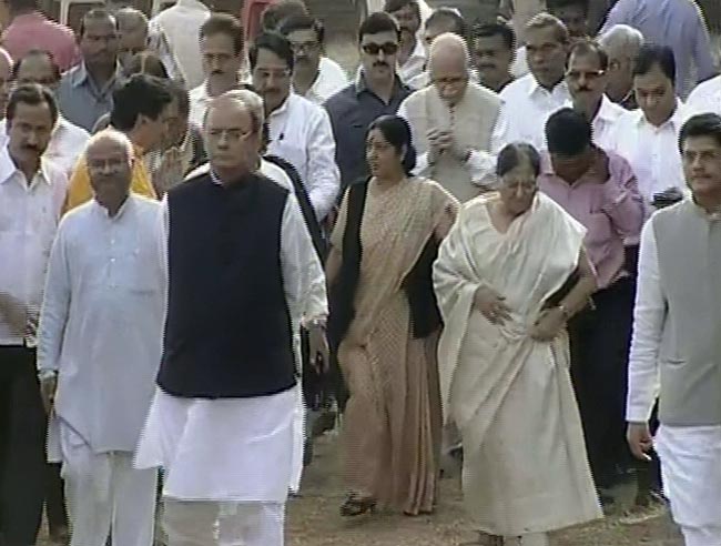 बाला साहेब ठाकरे की अंतिम यात्रा | नहीं रहे बाला साहेब