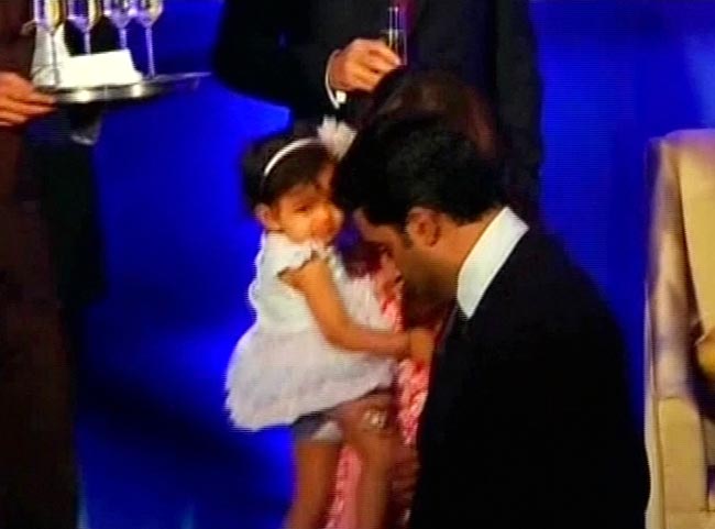 आराध्या बच्चन को जन्मदिन पर मिली BMW कार | आराध्‍या की झलक