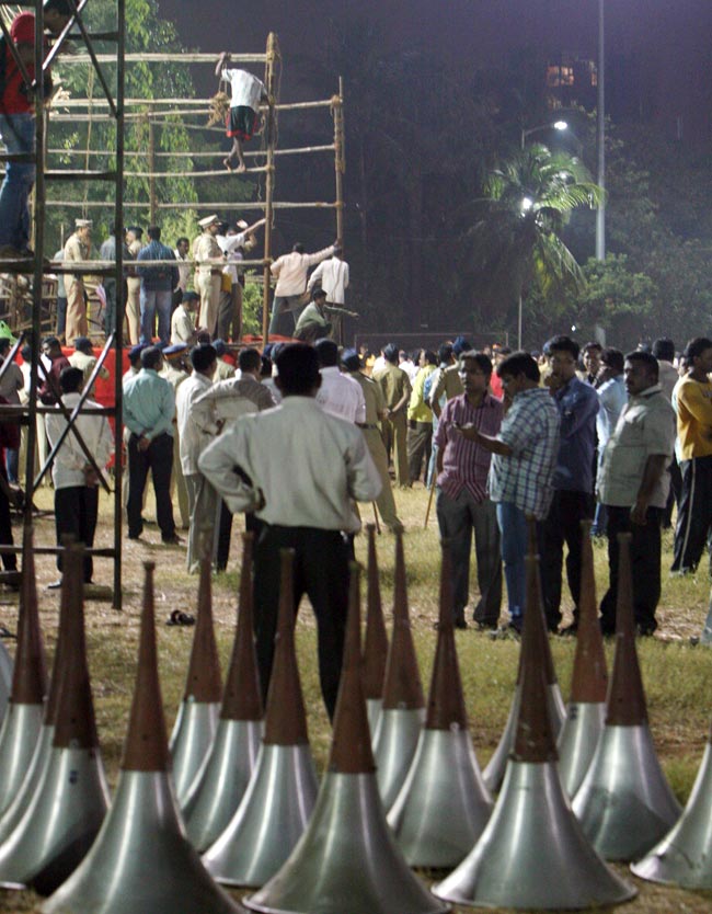 मुंबई दे रही है बाल ठाकरे को श्रद्धांजलि | हिंदू हृदय सम्राट