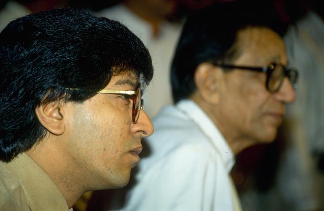 बाल ठाकरे को उनकी पहली पुण्‍य तिथि पर श्रद्धांजलि