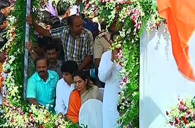 बाला साहेब ठाकरे की अंतिम यात्रा | नहीं रहे बाला साहेब