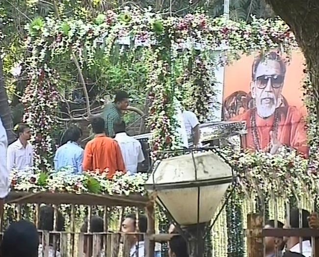 बाला साहेब ठाकरे की अंतिम यात्रा | नहीं रहे बाला साहेब