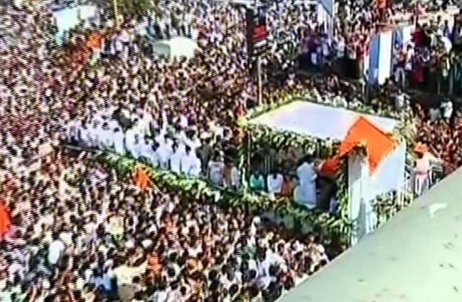 बाला साहेब ठाकरे की अंतिम यात्रा | नहीं रहे बाला साहेब