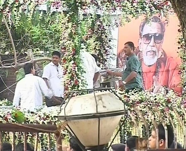 बाला साहेब ठाकरे की अंतिम यात्रा | नहीं रहे बाला साहेब