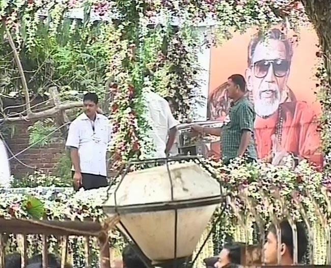 बाला साहेब ठाकरे की अंतिम यात्रा | नहीं रहे बाला साहेब