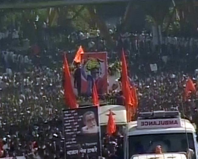 बाला साहेब ठाकरे की अंतिम यात्रा | नहीं रहे बाला साहेब