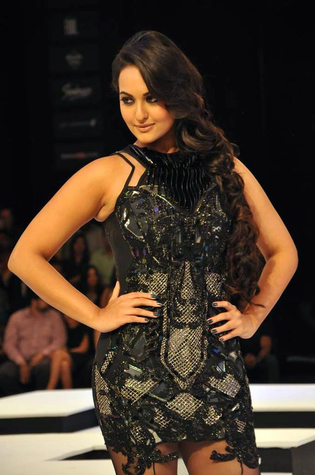 ब्लेंडर्स प्राइड फैशन टूर 2012 में हसीनों का जलवा  | ग्लैमर का तड़का