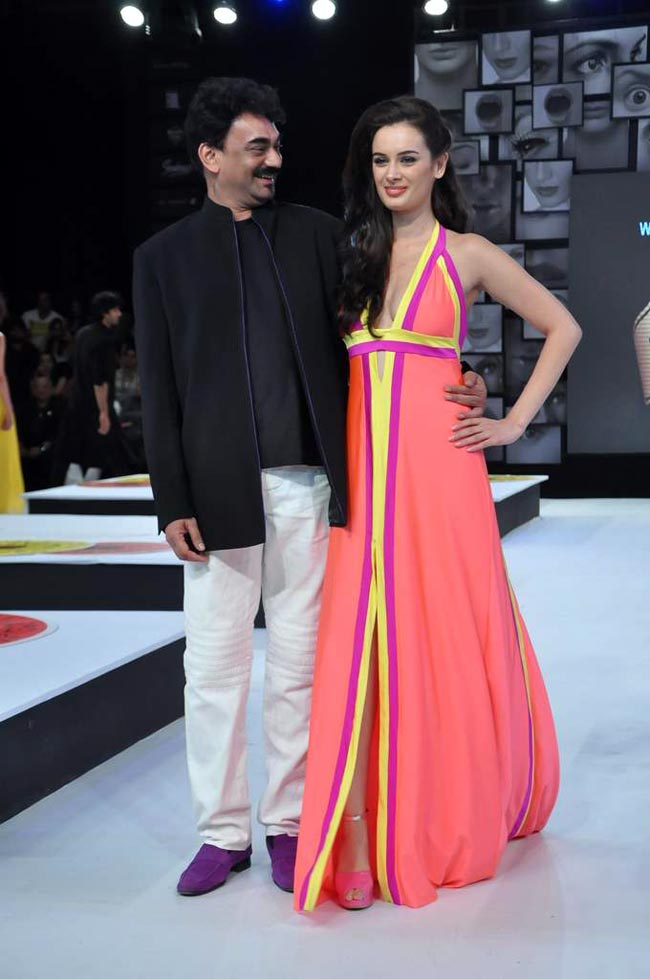 ब्लेंडर्स प्राइड फैशन टूर 2012 में हसीनों का जलवा  | ग्लैमर का तड़का