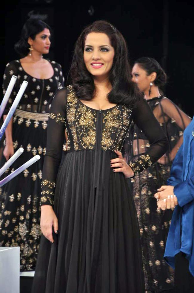 ब्लेंडर्स प्राइड फैशन टूर 2012 में हसीनों का जलवा  | ग्लैमर का तड़का