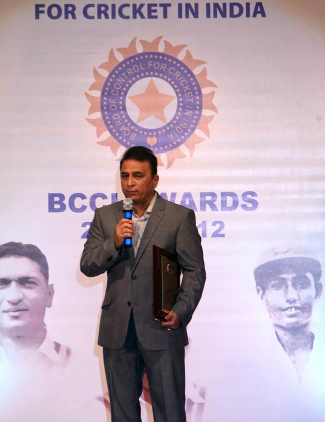 लाइफ टाइम अचीवमेंट पुरस्‍कार से सम्‍मानित हुए गावस्‍कर