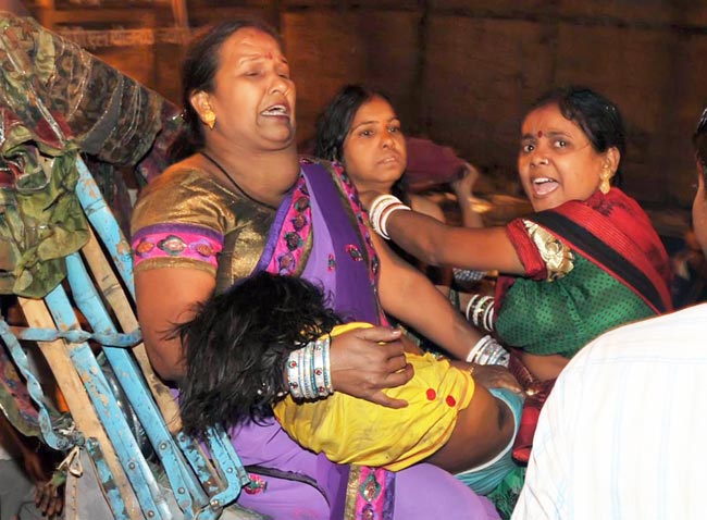 पटना में छठ पूजा के दौरान हादसा, 18 की मौत