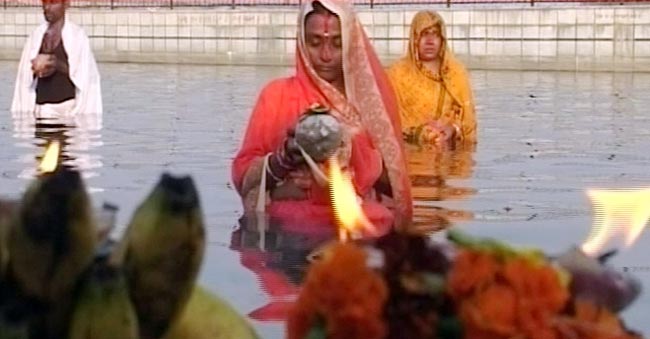 देशभर में छठ पूजा की धूम | छठ पूजा पर हादसा