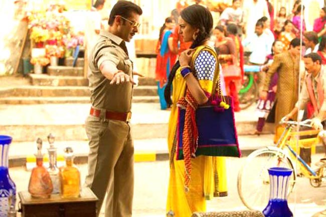 तस्वीरों में 'दबंग 2' की कहानी | सोनाक्षी की अनदेखी तस्वीरें