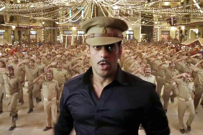 तस्वीरों में 'दबंग 2' की कहानी | सोनाक्षी की अनदेखी तस्वीरें