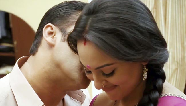 तस्वीरों में 'दबंग 2' की कहानी | सोनाक्षी की अनदेखी तस्वीरें