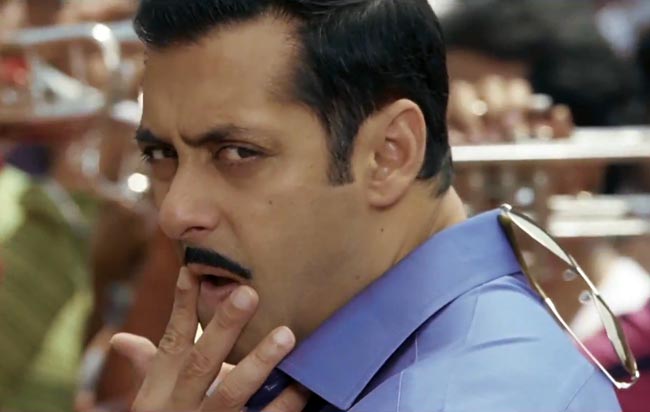 तस्वीरों में 'दबंग 2' की कहानी | सोनाक्षी की अनदेखी तस्वीरें