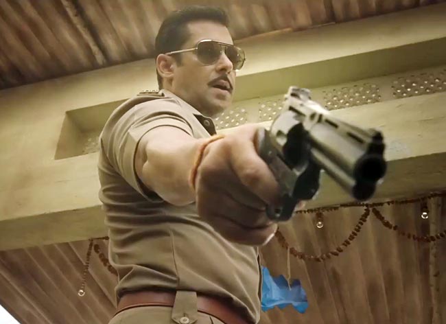 तस्वीरों में 'दबंग 2' की कहानी | सोनाक्षी की अनदेखी तस्वीरें