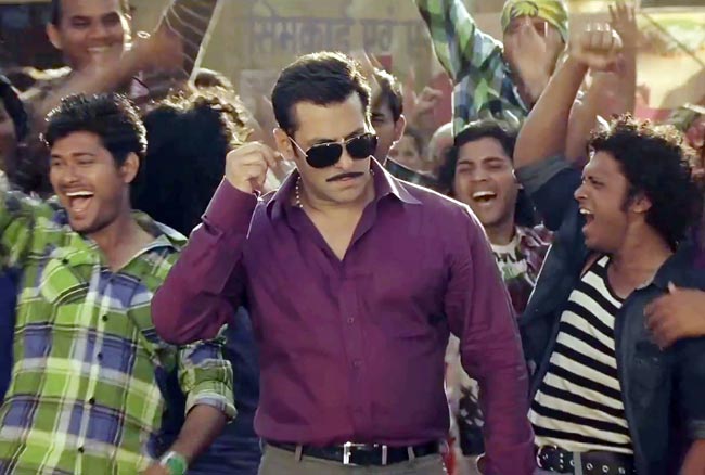 तस्वीरों में 'दबंग 2' की कहानी | सोनाक्षी की अनदेखी तस्वीरें