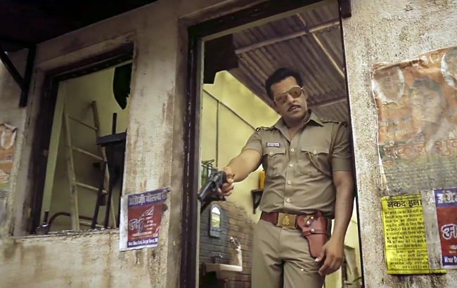 तस्वीरों में 'दबंग 2' की कहानी | सोनाक्षी की अनदेखी तस्वीरें