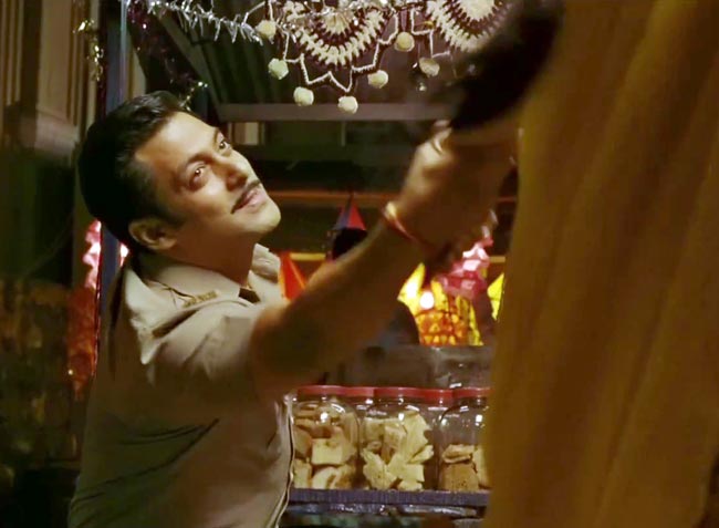 तस्वीरों में 'दबंग 2' की कहानी | सोनाक्षी की अनदेखी तस्वीरें