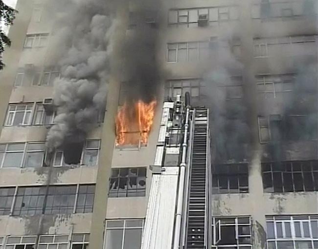 19 नवंबर 2012: तस्वीरों में दिनभर की बड़ी खबरें