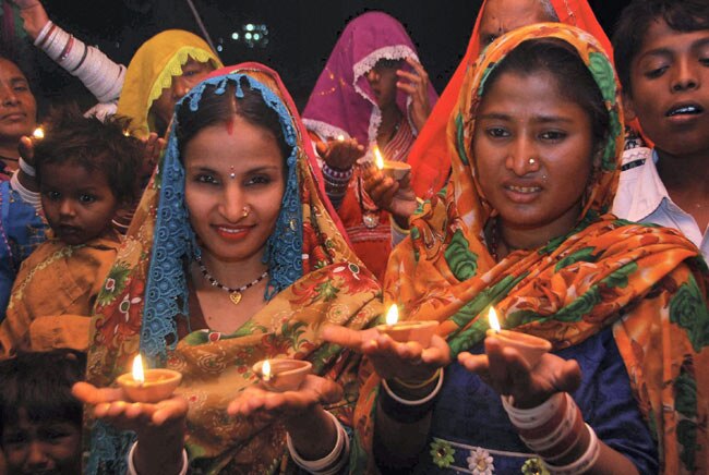 दीपावली के मौके पर देशभर में धूम | पढ़ें