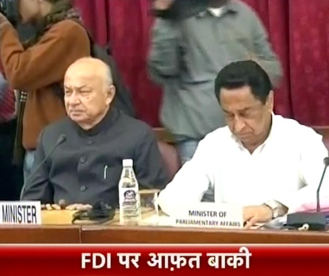 27 नवंबर 2012: तस्वीरों में दिनभर की बड़ी खबरें | पढ़ें