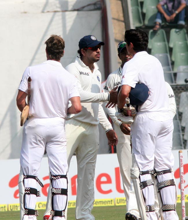 इंग्लैंड ने टीम इंडिया को बुरी तरह रौंदा