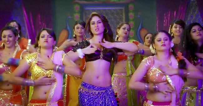 दर्शकों को 'फेविकोल' से चिपकाएंगी करीना | फर्स्‍ट लुक