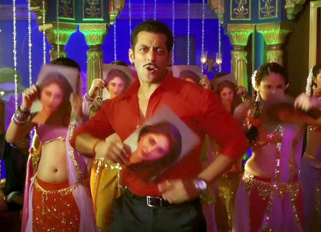 दर्शकों को 'फेविकोल' से चिपकाएंगी करीना | फर्स्‍ट लुक