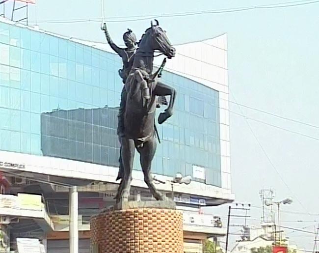 गुजरात चुनाव: मुद्दा औद्योगिक विकास का