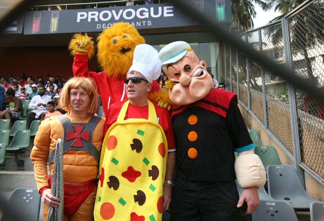 मुंबई टेस्ट Day-2: मुश्किल में फंसी टीम इंडिया