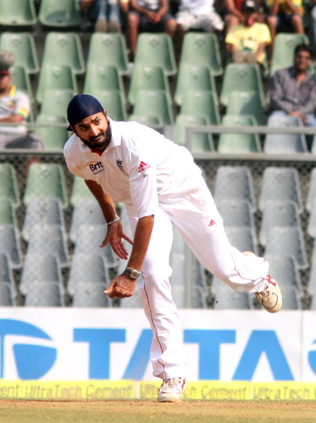 मुंबई टेस्ट Day-2: मुश्किल में फंसी टीम इंडिया