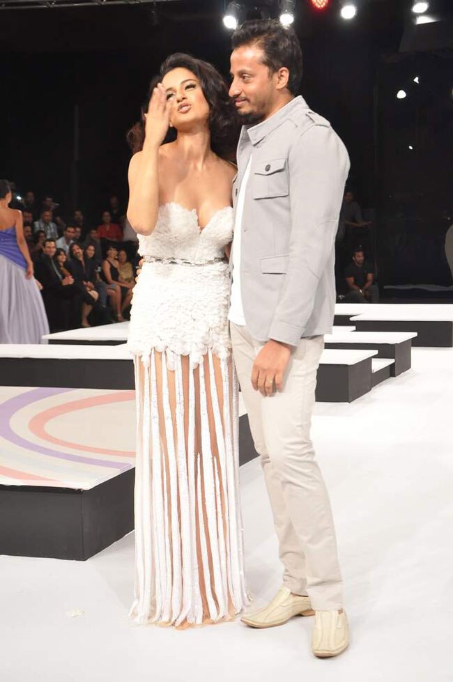 जब कांगना का हो गया वार्डरोब मालफंक्‍शन | प्रियंका से हुआ Ooops