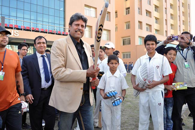 छात्रों से मुखातिब हुए कपिल देव