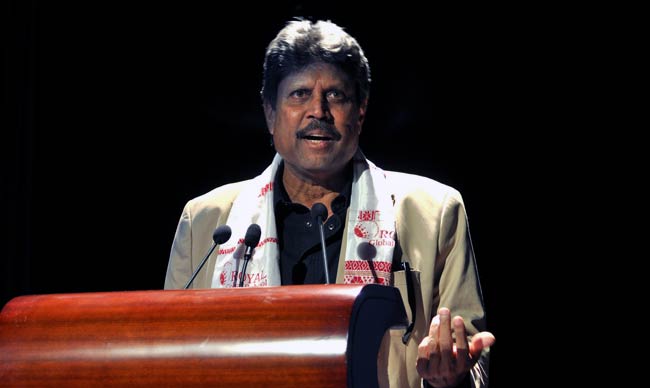 छात्रों से मुखातिब हुए कपिल देव