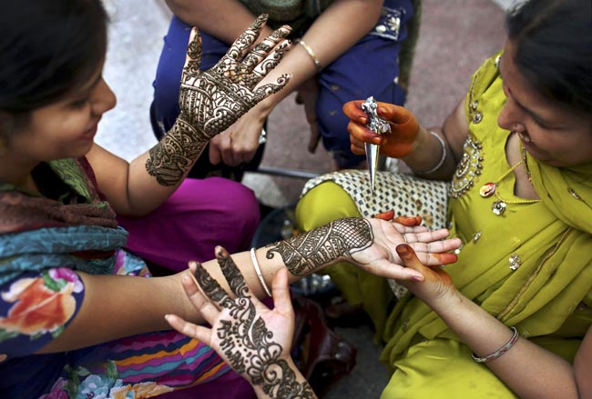 सुहाग की सलामती का पर्व करवाचौथ