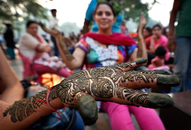 सुहाग की सलामती का पर्व करवाचौथ