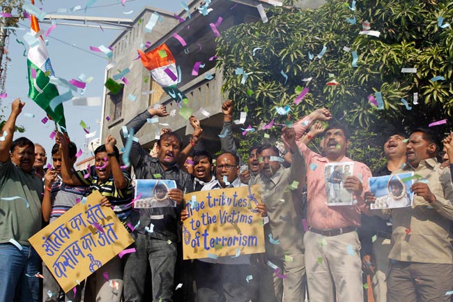 कसाब को फांसीः देशभर में मना जश्न | कसाब को फांसी