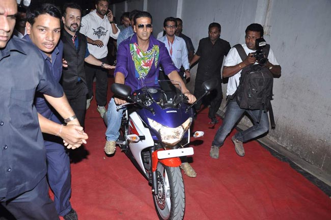 'खिलाड़ी-786' के सितारों का जलवा | फर्स्ट लुक