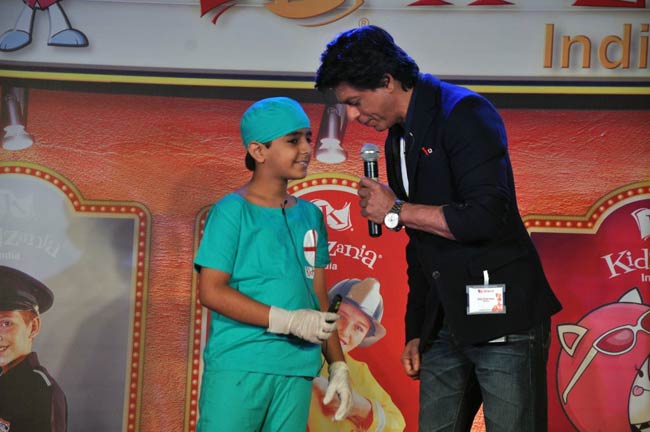 शाहरुख ने मुंबई में लांच किया 'किडजेनिया'