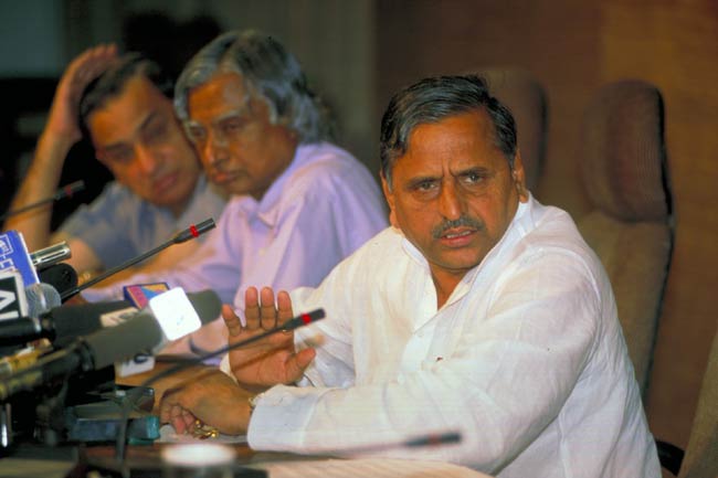 मुलायम सिंह यादव को हैप्पी बर्थडे