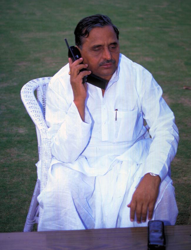 मुलायम सिंह यादव को हैप्पी बर्थडे