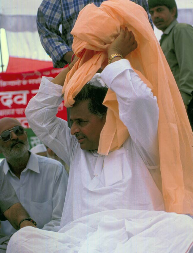 मुलायम सिंह यादव को हैप्पी बर्थडे