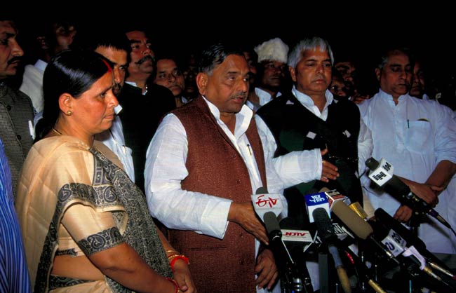 मुलायम सिंह यादव को हैप्पी बर्थडे