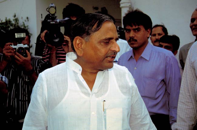 मुलायम सिंह यादव को हैप्पी बर्थडे