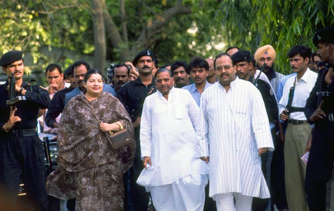 मुलायम सिंह यादव को हैप्पी बर्थडे